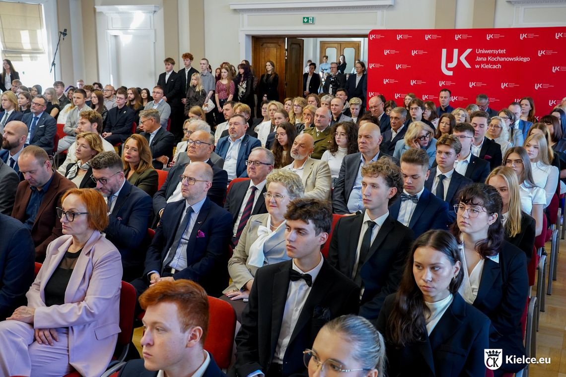 Nowy rok akademicki na Uniwersytecie Jana Kochanowskiego oficjalnie zainaugurowany