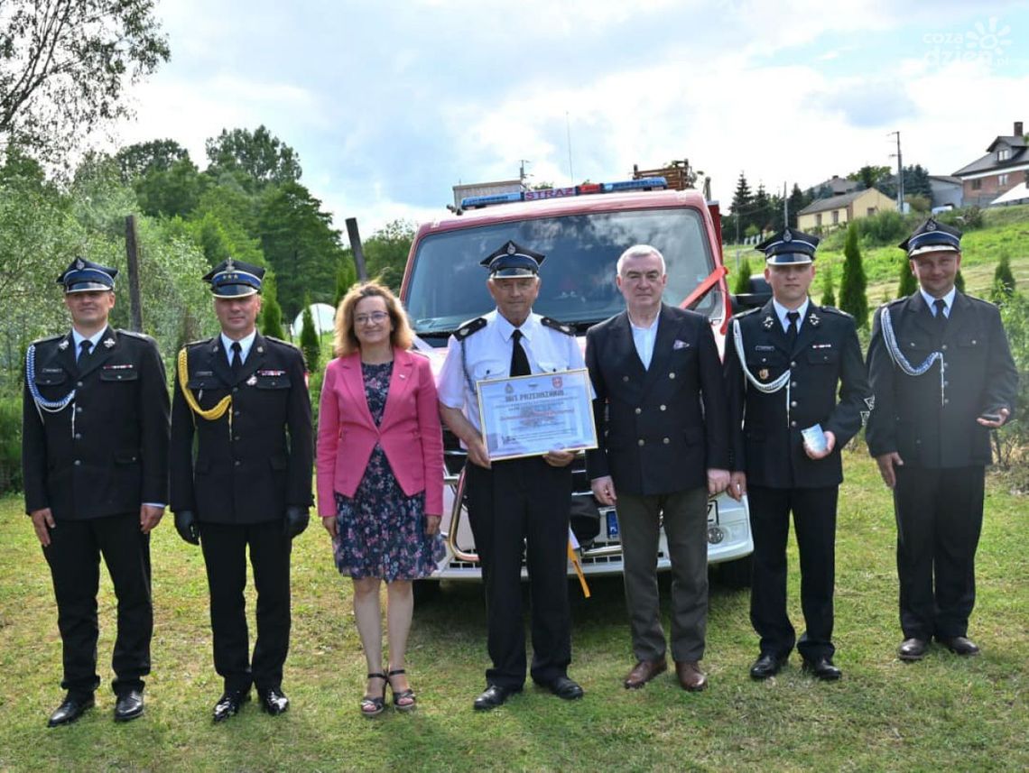 Nowy wóz dla strażaków z Pełczyc w gminie Bogoria Nowy wóz dla strażaków z Pełczyc w gminie Bogoria