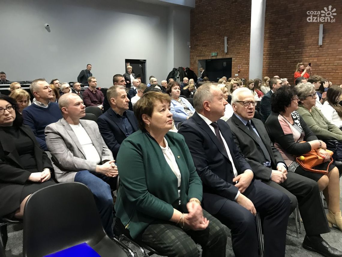 O dylematach lokalnych samorządów dyskutowano w Ostrowcu O dylematach lokalnych samorządów dyskutowano w Ostrowcu