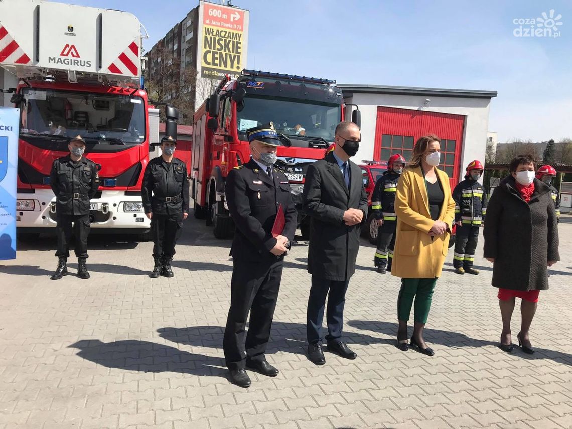 Obchody Dnia Strażaka w Ostrowcu Świętokrzyskim Obchody Dnia Strażaka w Ostrowcu Świętokrzyskim