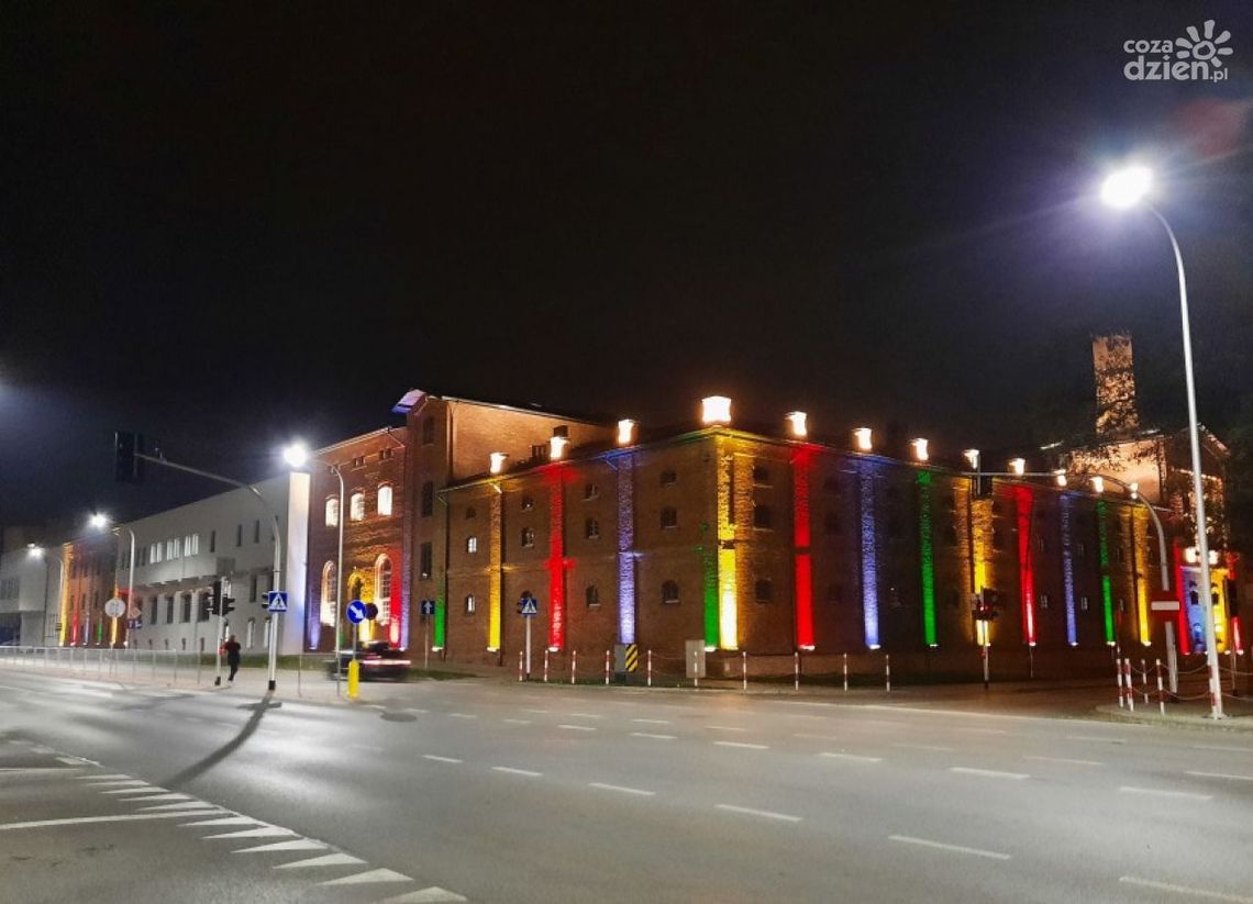 OBK kolorami podświetlenia przypomina o ważnych datach OBK kolorami podświetlenia przypomina o ważnych datach