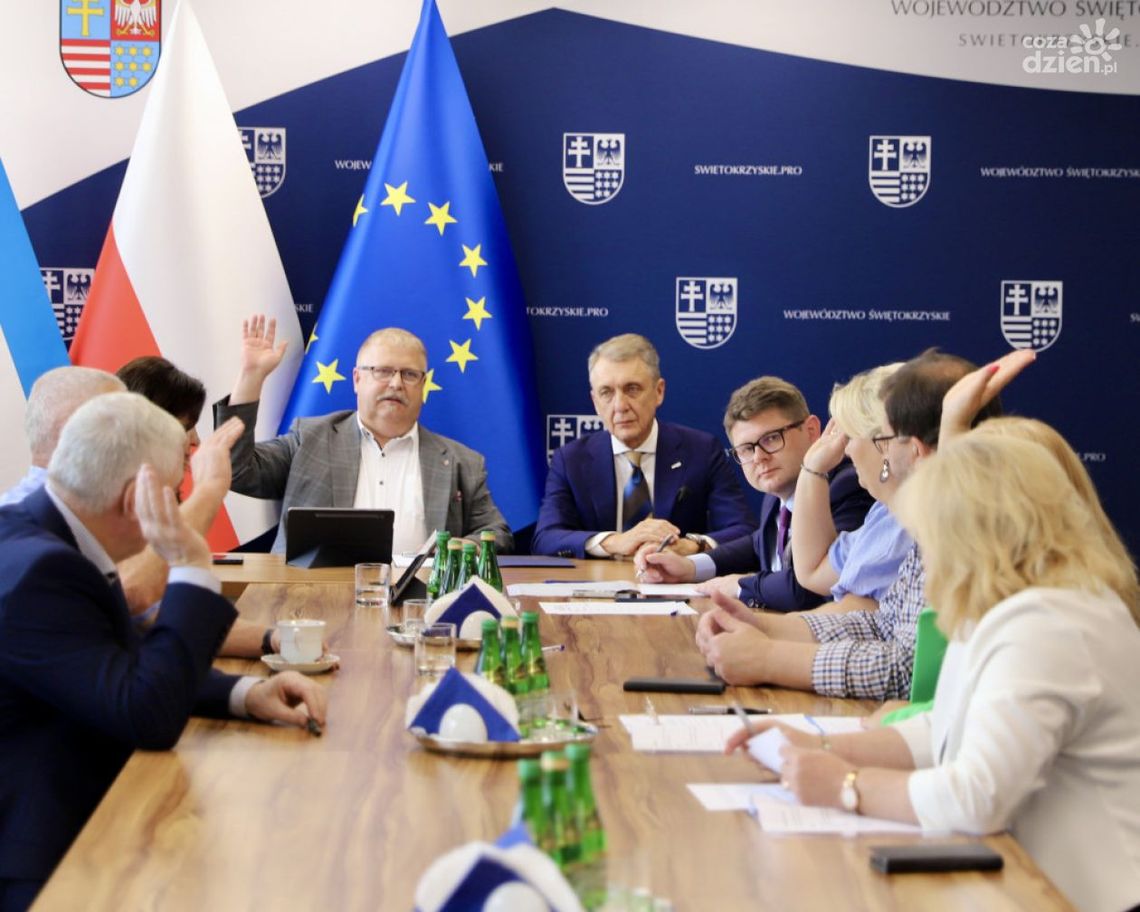 Obrady Komisji Sejmiku Województwa Świętokrzyskiego: Budżet, inwestycje i kultura Obrady Komisji Sejmiku Województwa Świętokrzyskiego: Budżet, inwestycje i kultura