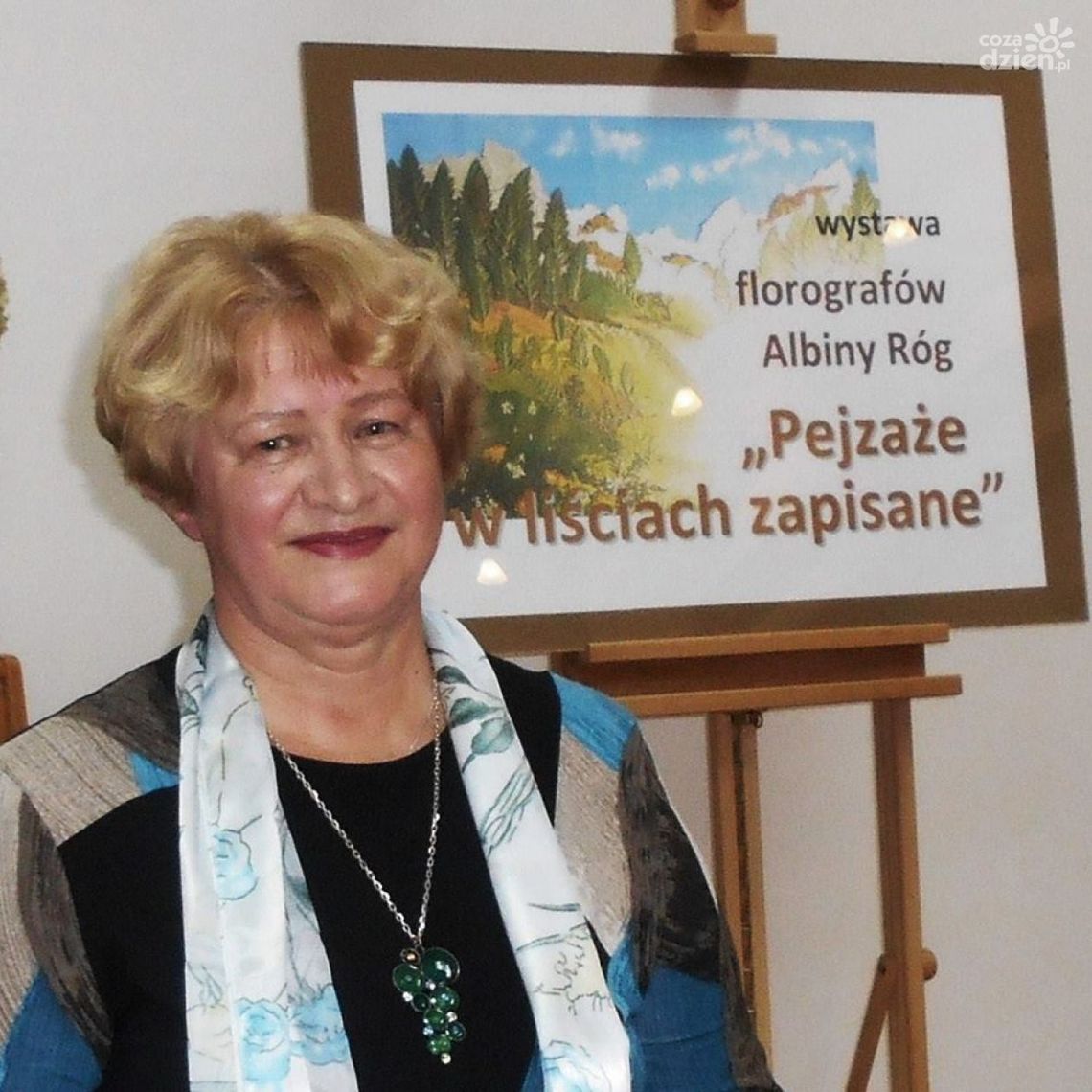 Obrazy liśćmi malowane na wystawie w Ćmielowie Obrazy liśćmi malowane na wystawie w Ćmielowie