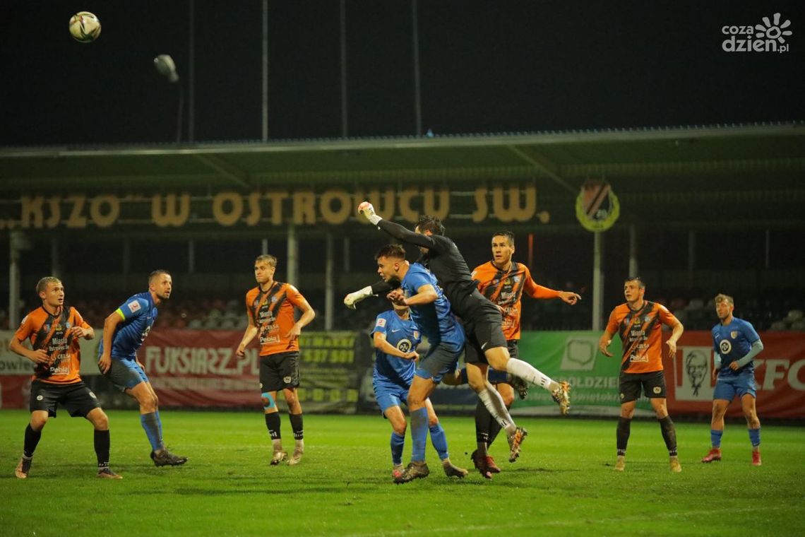 Od 0:1 do 5:1, wygrana piłkarzy KSZO 1929 i awans na trzecie miejsce w tabeli. 