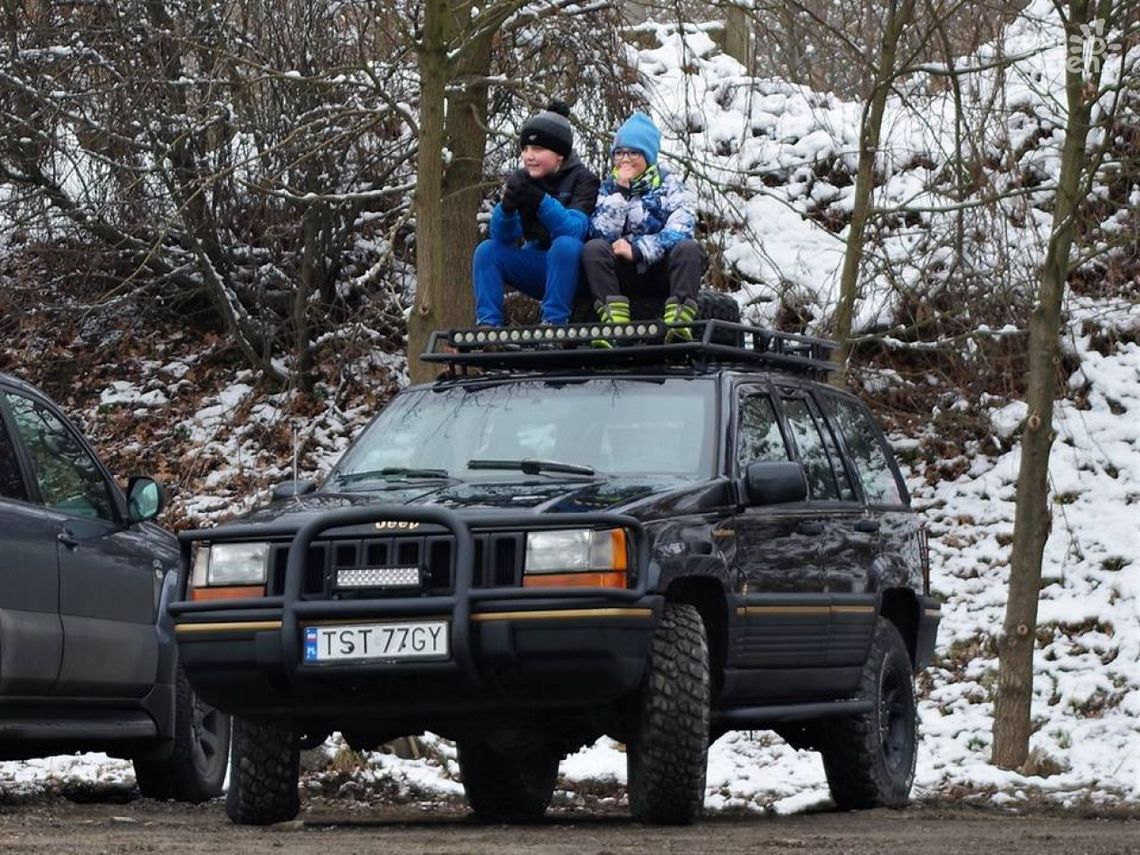 Off-roadowcy pomogli dzieciom i bezdomnym zwierzętom