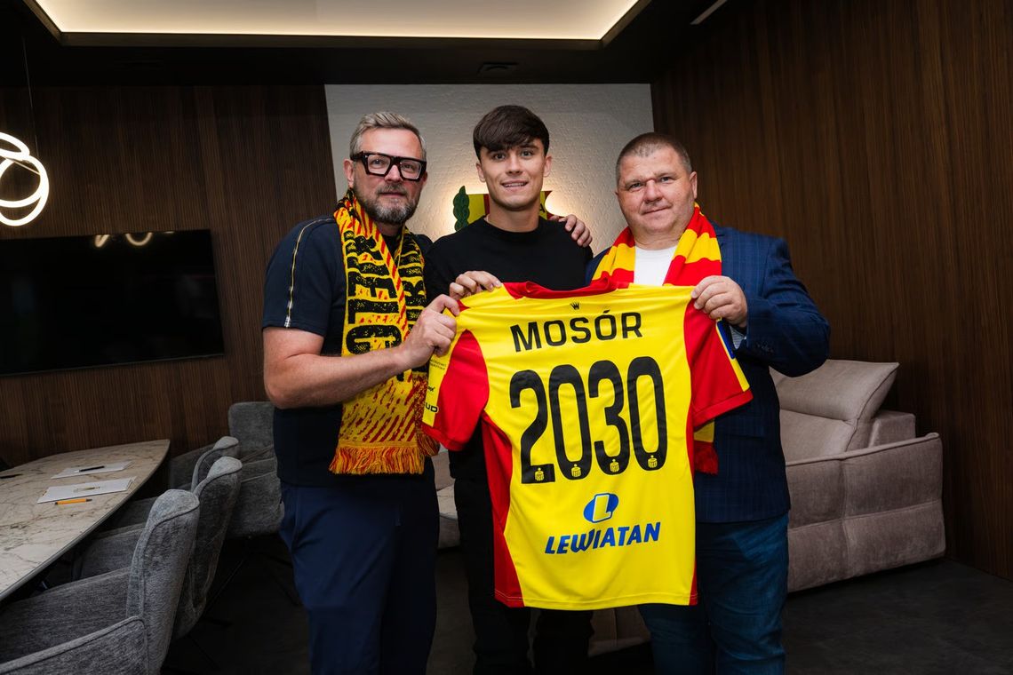OFICJALNIE: Ariel Mosór nowym piłkarzem Korony Kielce OFICJALNIE: Ariel Mosór nowym piłkarzem Korony Kielce