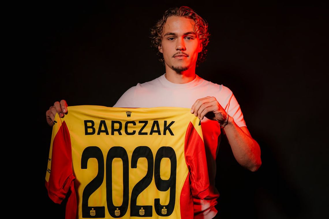 OFICJALNIE: Norbert Barczak nowym zawodnikiem Korony Kielce OFICJALNIE: Norbert Barczak nowym zawodnikiem Korony Kielce