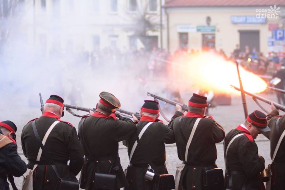OPATÓW - widowiskowa rekonstrukcja bitwy OPATÓW - widowiskowa rekonstrukcja bitwy