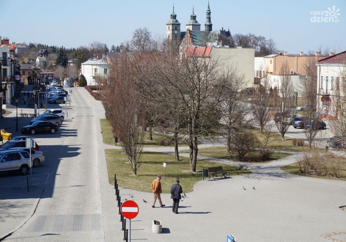 Opatowski Rynek gruntownie odnawiany Opatowski Rynek gruntownie odnawiany