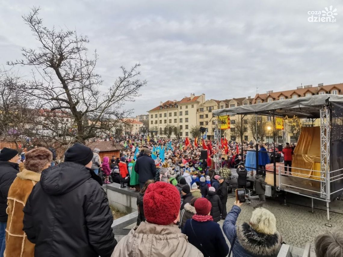 Orszak Trzech Króli ponownie przejdzie ulicami Ostrowca Świętokrzyskiego Orszak Trzech Króli ponownie przejdzie ulicami Ostrowca Świętokrzyskiego