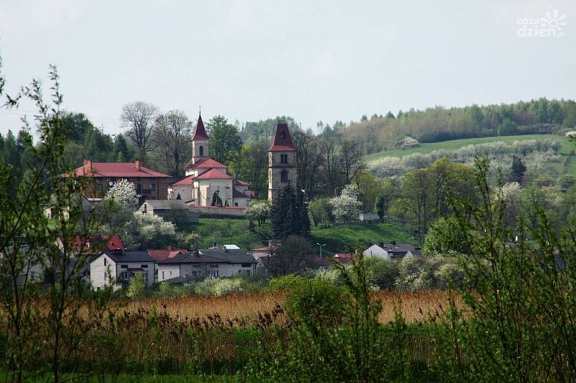 "Osiemnastka" Towarzystwa Przyjaciół Ziemi Kunowskiej "Osiemnastka" Towarzystwa Przyjaciół Ziemi Kunowskiej
