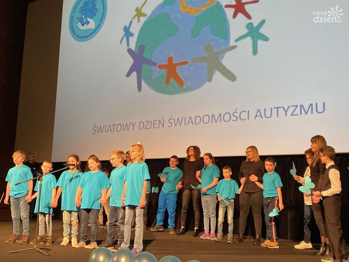 Osoby z autyzmem nie są inne, są wyjątkowe! Osoby z autyzmem nie są inne, są wyjątkowe!