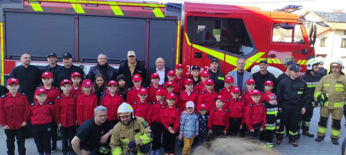 OSP w Leszczynach z nowym wozem OSP w Leszczynach z nowym wozem