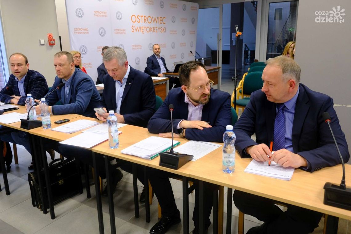 Ostatnia robocza sesja ostrowieckiej Rady Miasta Ostatnia robocza sesja ostrowieckiej Rady Miasta