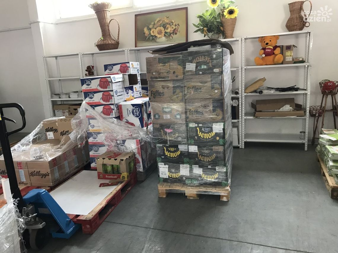 Ostrowczanie hojnie dzielili się żywnością Ostrowczanie hojnie dzielili się żywnością