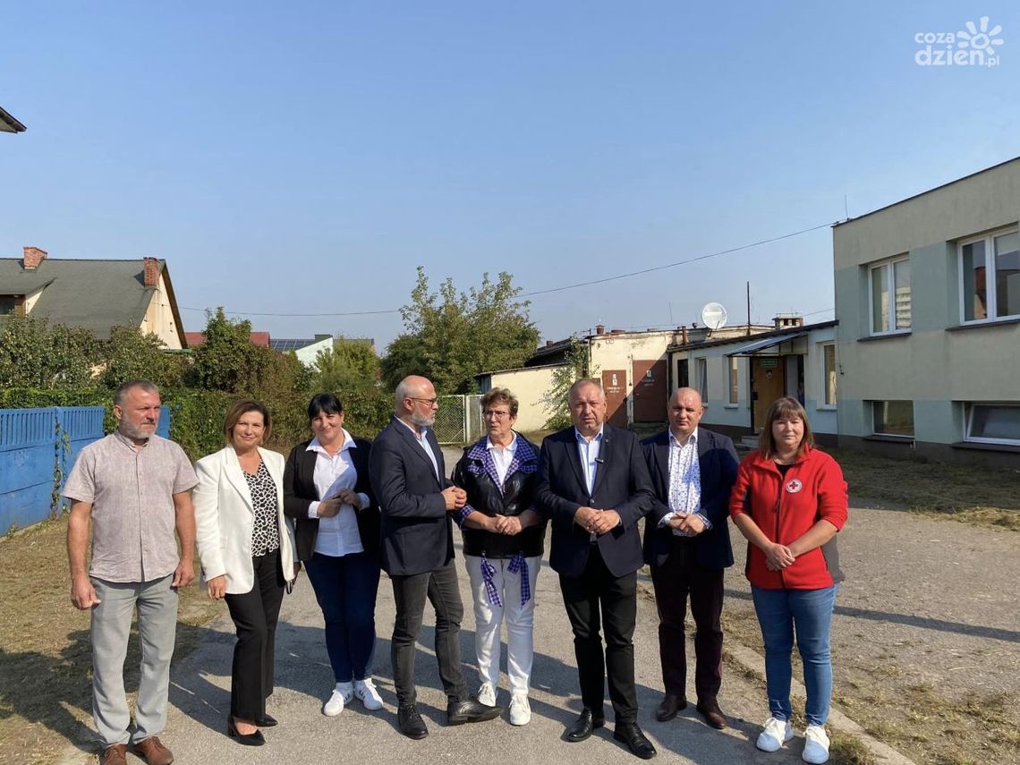 Ostrowczanie mogą wspierać ofiary powodzi. Rusza kolejny punkt pomocy Ostrowczanie mogą wspierać ofiary powodzi. Rusza kolejny punkt pomocy