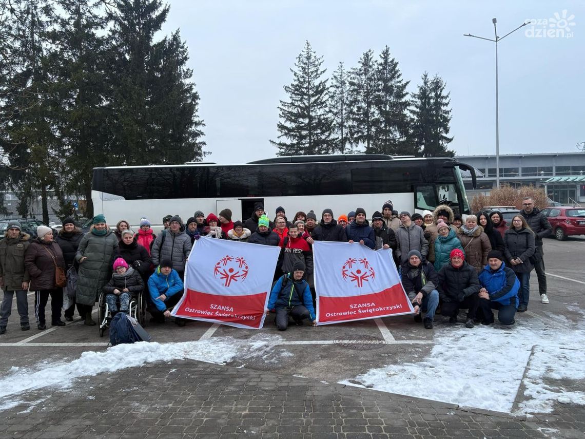 Ostrowczanie odbierają nominacje na Światowe Zimowe Igrzyska Olimpiad Specjalnych
Ostrowczanie odbierają nominacje na Światowe Zimowe Igrzyska Olimpiad Specjalnych