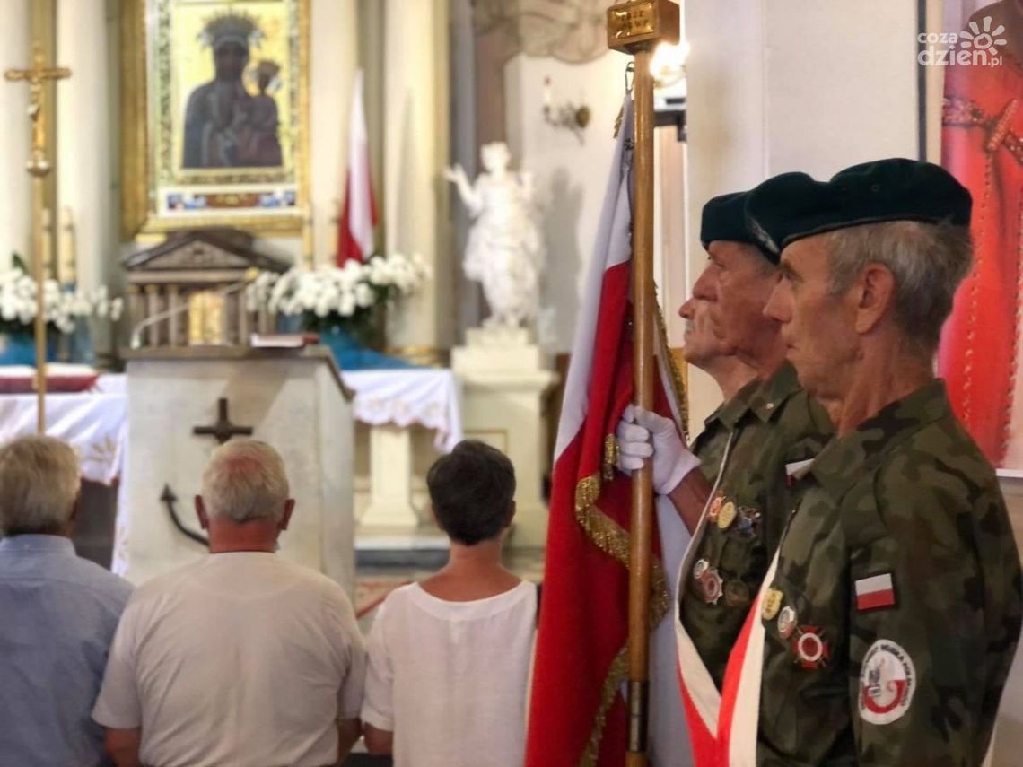 Ostrowczanie uczczą pamięć gimnazjalistów poległych w czasie wojny polski-bolszewickiej Ostrowczanie uczczą pamięć gimnazjalistów poległych w czasie wojny polski-bolszewickiej