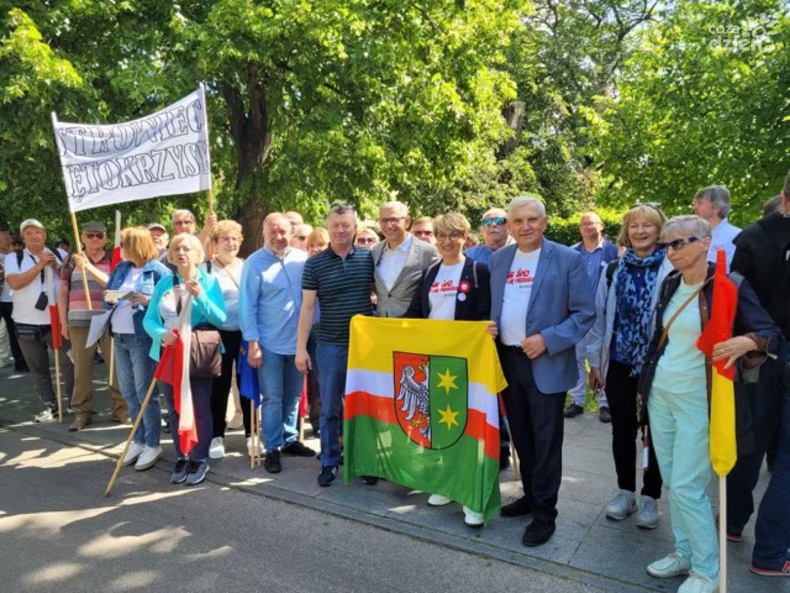 Ostrowczanie w marszu 4 czerwca Ostrowczanie w marszu 4 czerwca