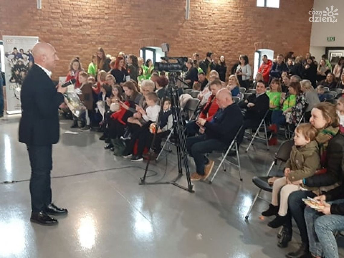 Ostrowiec gra dla Oliwki Ostrowiec gra dla Oliwki