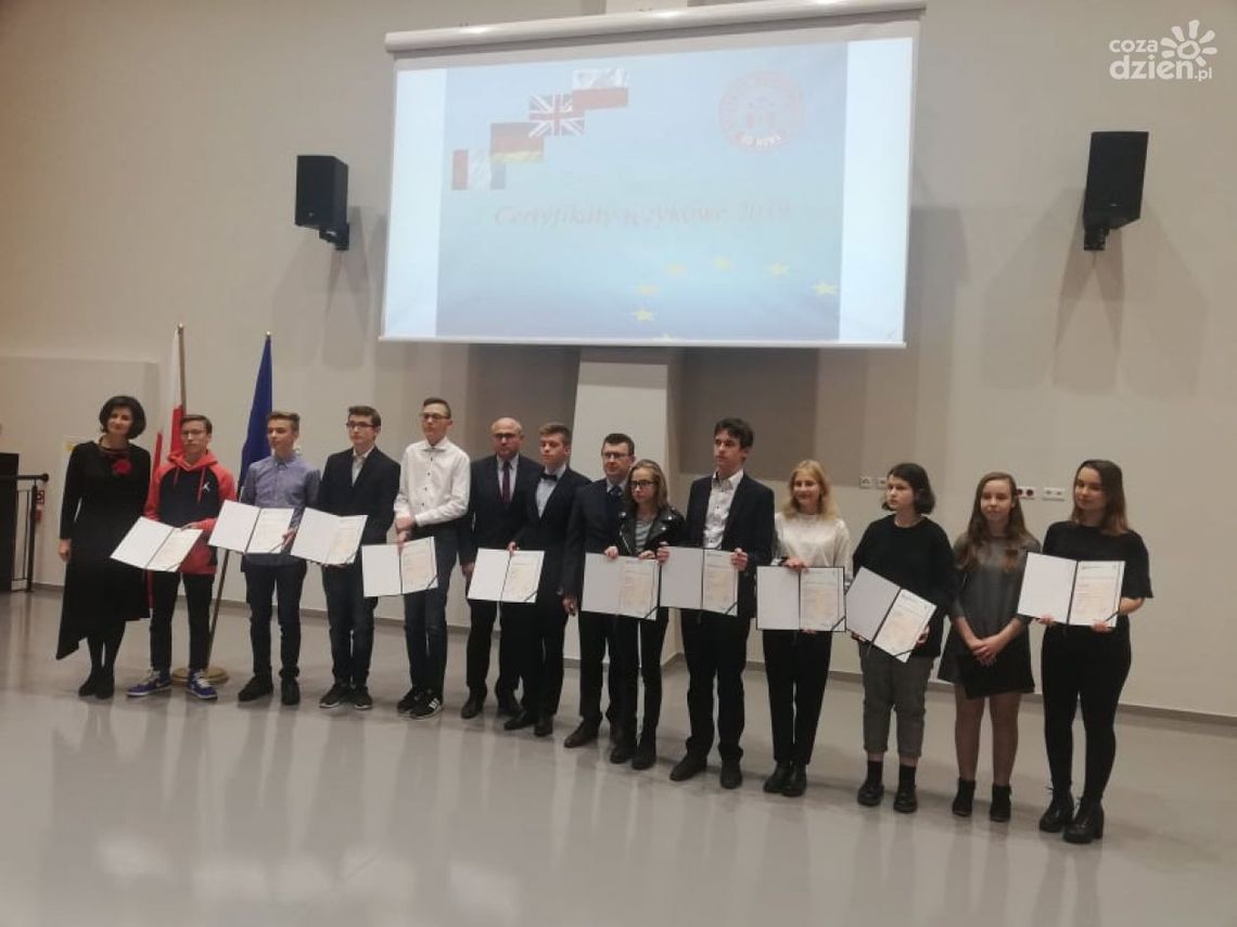 Ostrowiec językami stoi Ostrowiec językami stoi