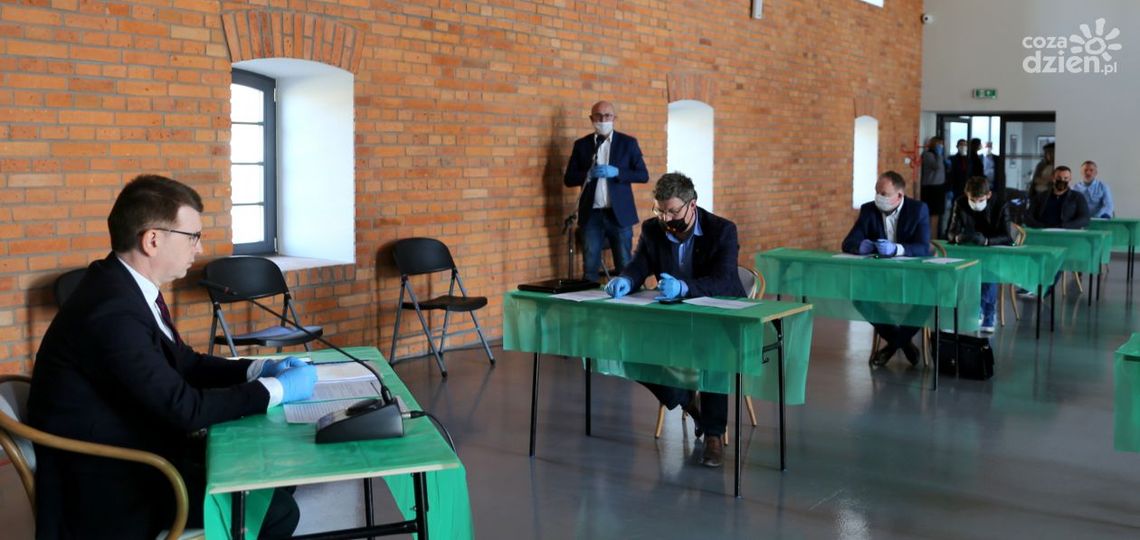 Ostrowiec Św. Dziś sesja nadzwyczajna