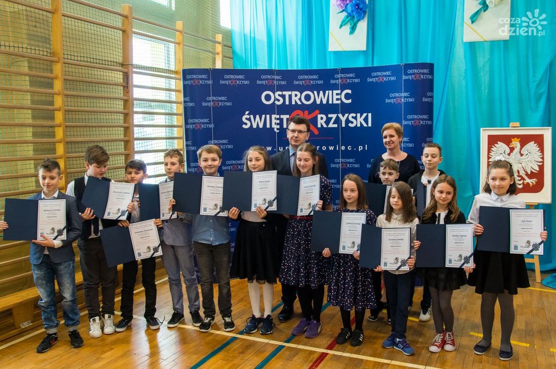 Ostrowiec Świętokrzyski. Stypendia motywacyjne rozdane Ostrowiec Świętokrzyski. Stypendia motywacyjne rozdane