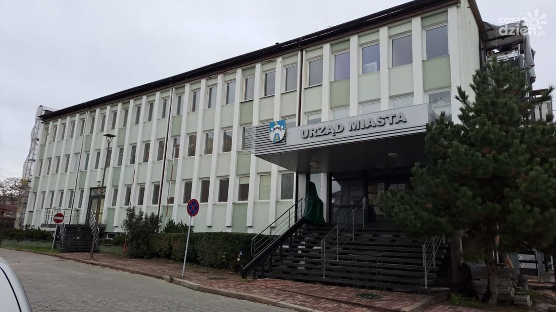 Ostrowiec zieloną wyspą wśród zadłużonych i mających problemy finansowe samorządów Ostrowiec zieloną wyspą wśród zadłużonych i mających problemy finansowe samorządów