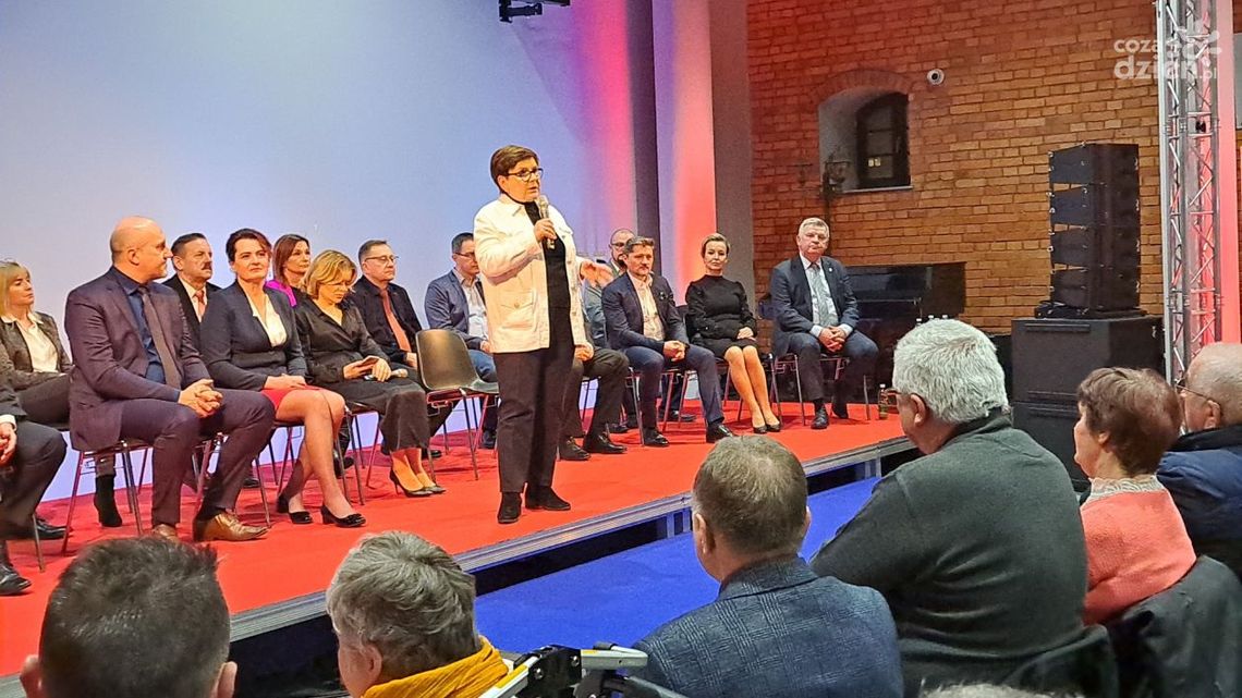 Ostrowieccy kandydaci do sejmiku prezentują swoje sukcesy i plany na nową kadencję Ostrowieccy kandydaci do sejmiku prezentują swoje sukcesy i plany na nową kadencję