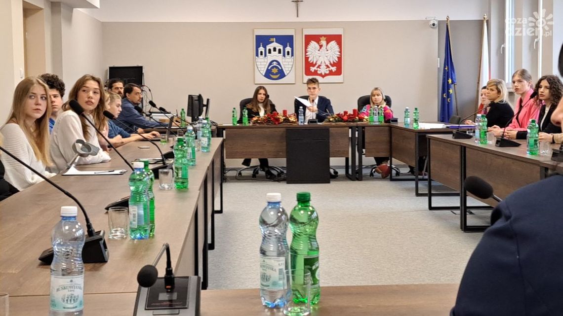 Ostrowieccy młodzi radni robią dyskotekę dla swoich rówieśników Ostrowieccy młodzi radni robią dyskotekę dla swoich rówieśników