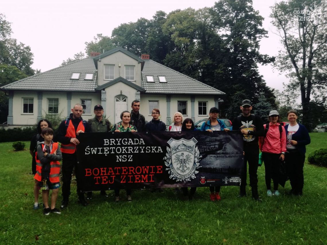 Ostrowieccy Patrioci śladami partyzantów (zdjęcia) Ostrowieccy Patrioci śladami partyzantów (zdjęcia)