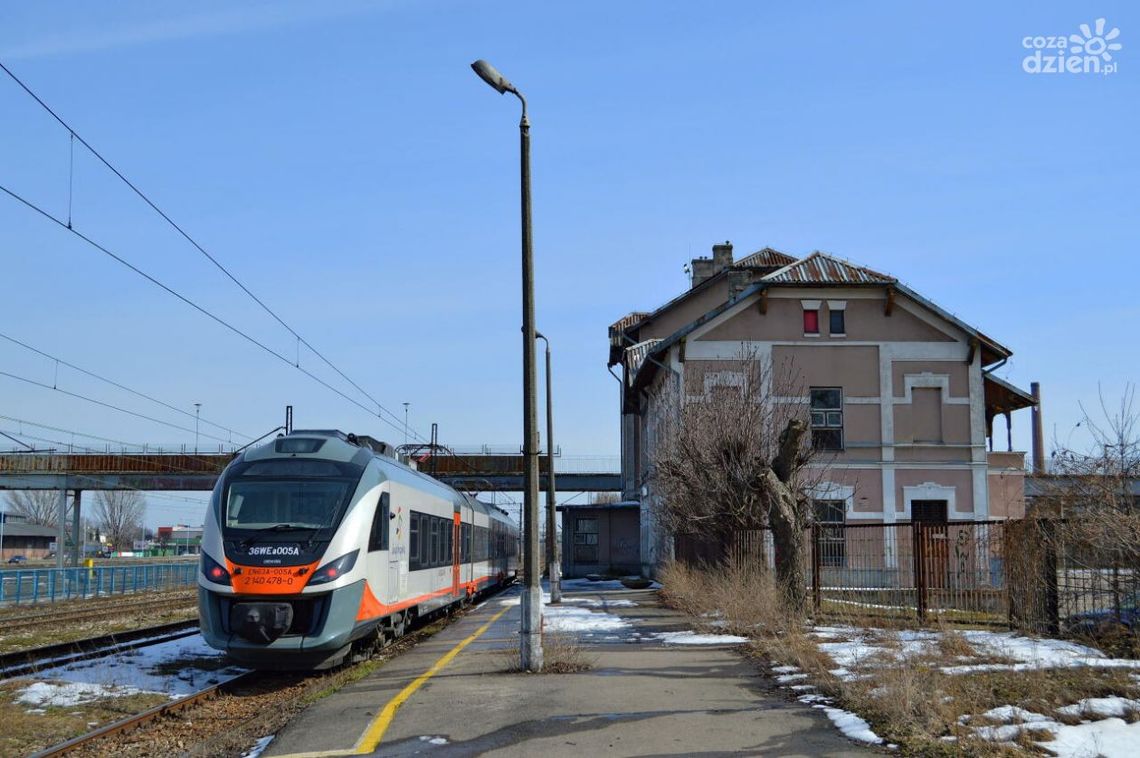 Ostrowieccy radni powiatowi apelują w sprawie dworca PKP Ostrowieccy radni powiatowi apelują w sprawie dworca PKP
