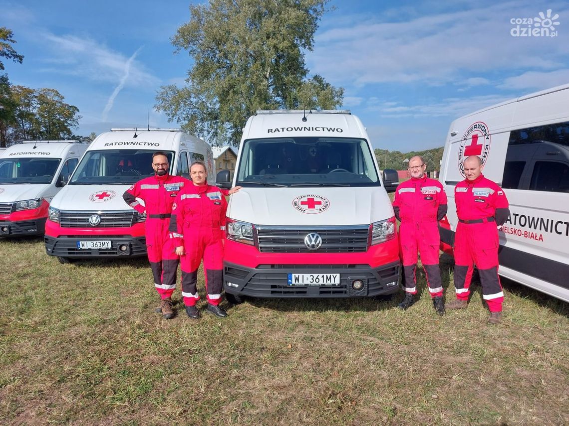 Ostrowieccy ratownicy PCK otrzymali specjalistyczne auta Ostrowieccy ratownicy PCK otrzymali specjalistyczne auta