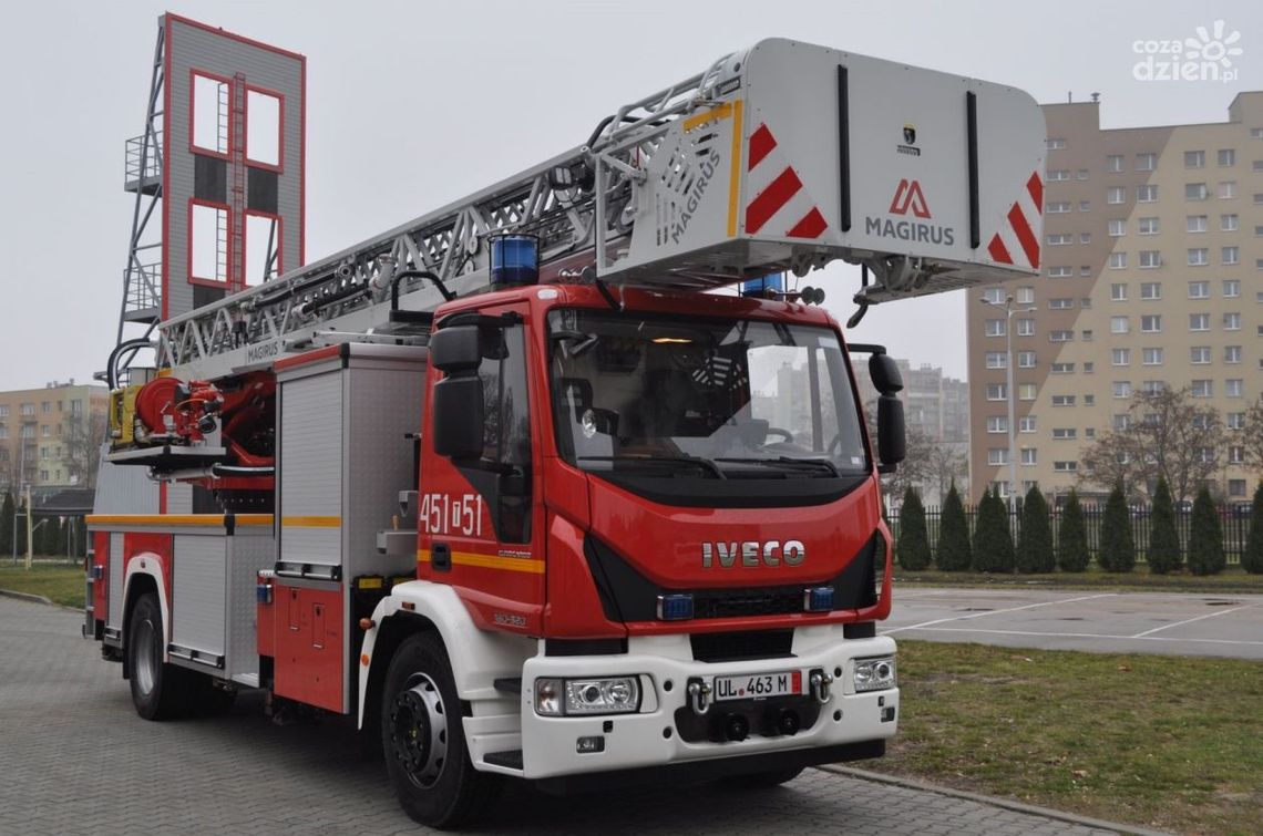 Ostrowieccy strażacy mają nową drabinę Ostrowieccy strażacy mają nową drabinę