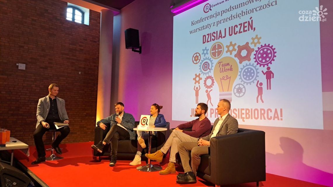 Ostrowieccy uczniowie poznawali tajniki biznesu Ostrowieccy uczniowie poznawali tajniki biznesu