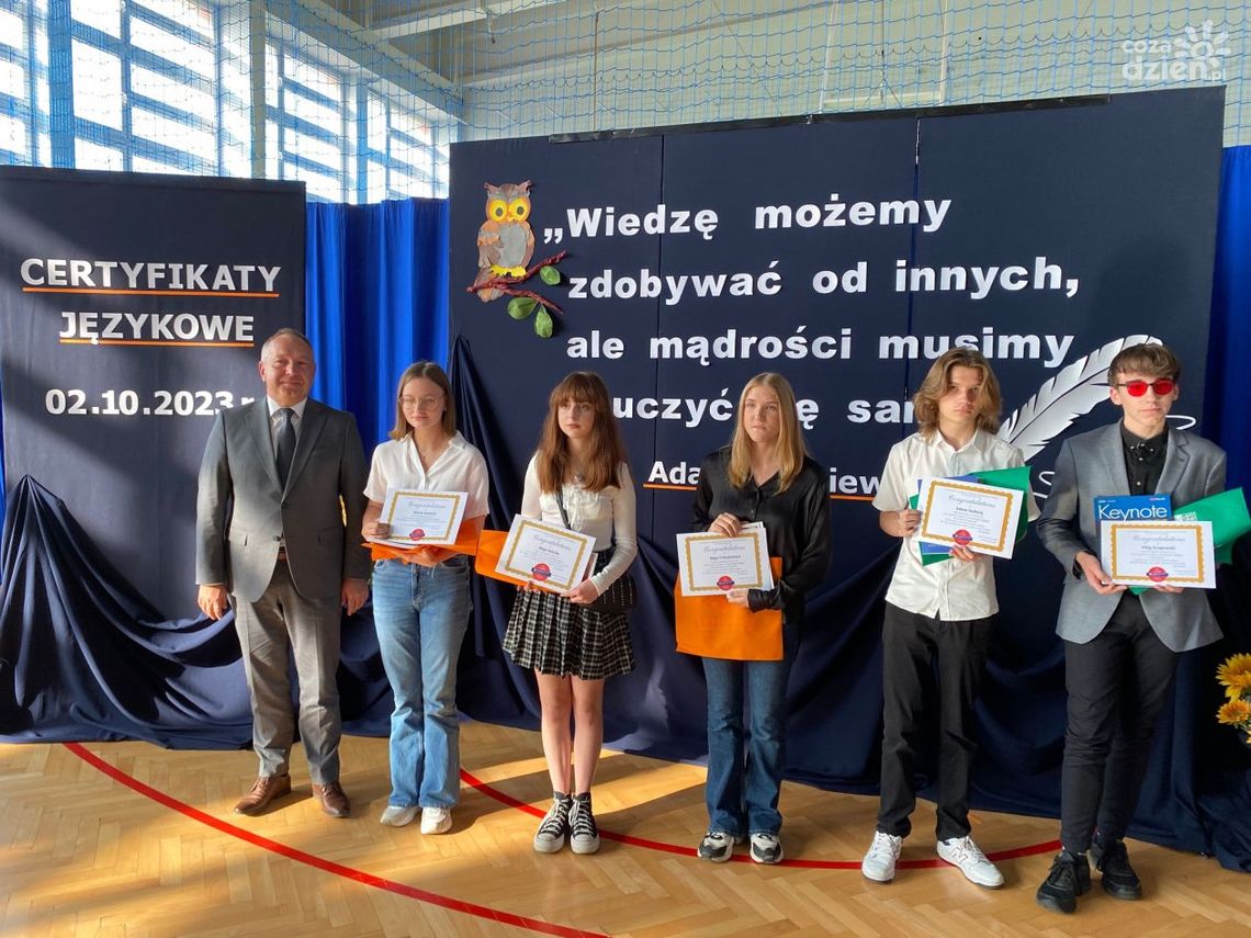 Ostrowieccy uczniowie zdobyli certyfikaty językowe Ostrowieccy uczniowie zdobyli certyfikaty językowe