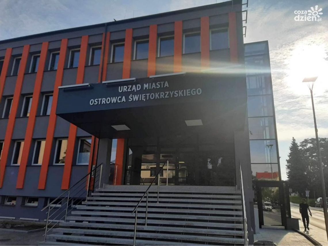 Ostrowiecki magistrat krócej pracuje Ostrowiecki magistrat krócej pracuje