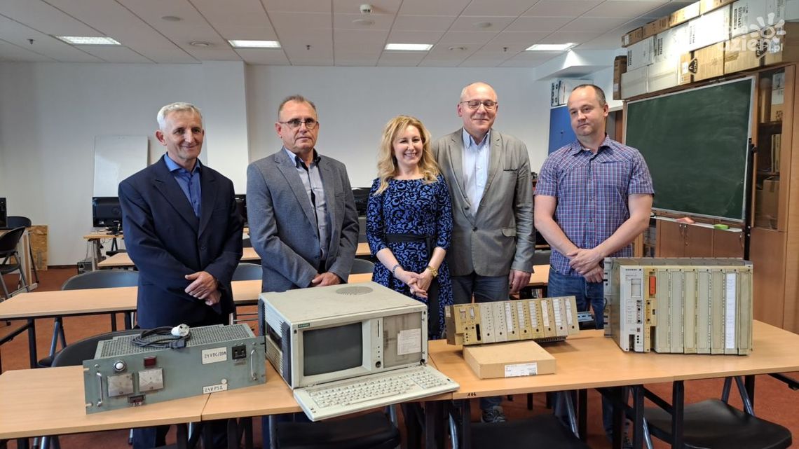 Ostrowieckie CKU szkoli na sprzęcie używanym przez tutejszą hutę Ostrowieckie CKU szkoli na sprzęcie używanym przez tutejszą hutę