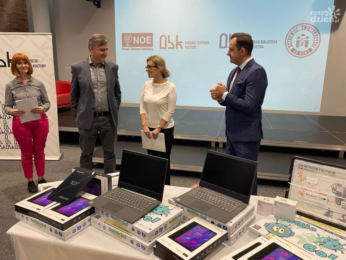 Ostrowieckie instytucje kultury z nowym sprzętem informatycznym 