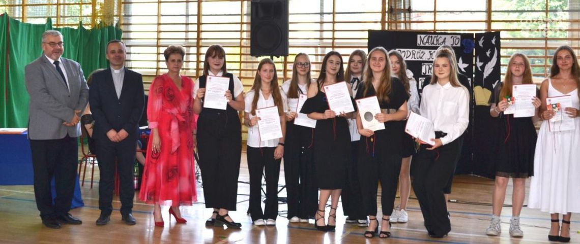 Ostrowieckie liceum im. S. Staszica "Szkołą z misją" Ostrowieckie liceum im. S. Staszica "Szkołą z misją"