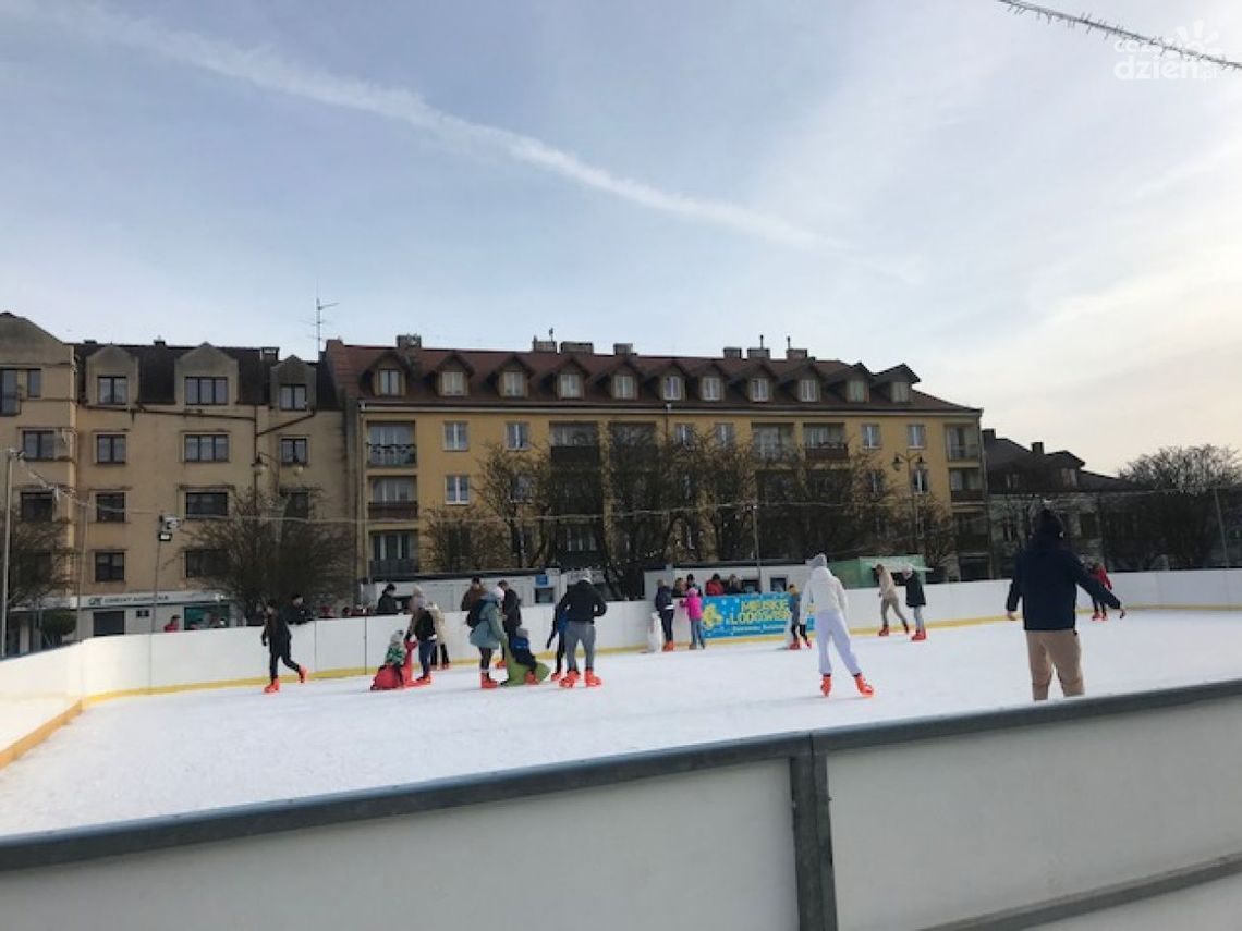 Ostrowieckie lodowisko już nieczynne Ostrowieckie lodowisko już nieczynne