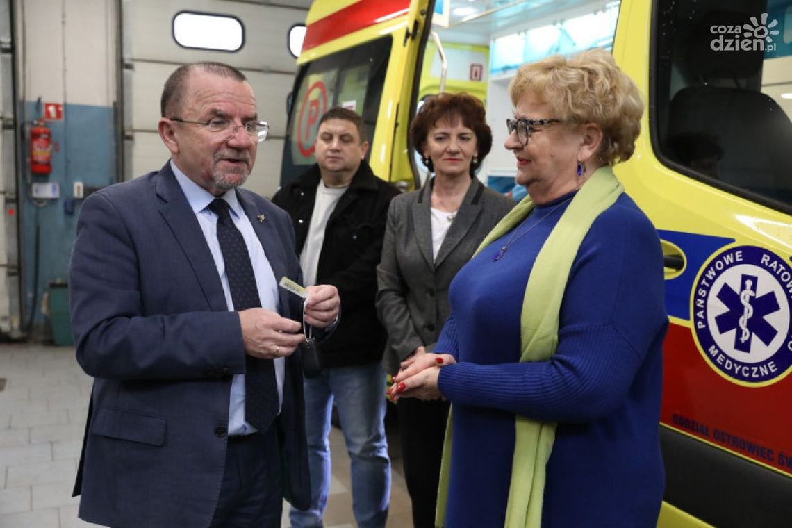 Ostrowieckie pogotowie ma nowy ambulans Ostrowieckie pogotowie ma nowy ambulans