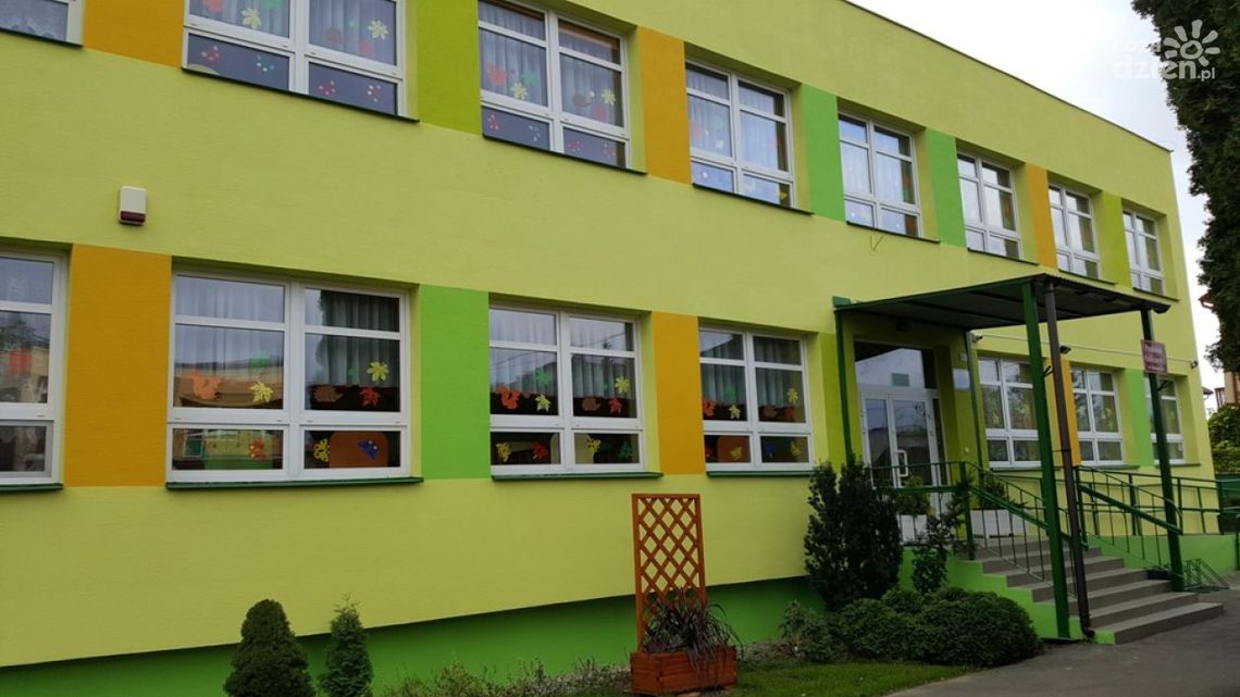 Otwarte, ale świecą pustkami... Otwarte, ale świecą pustkami...