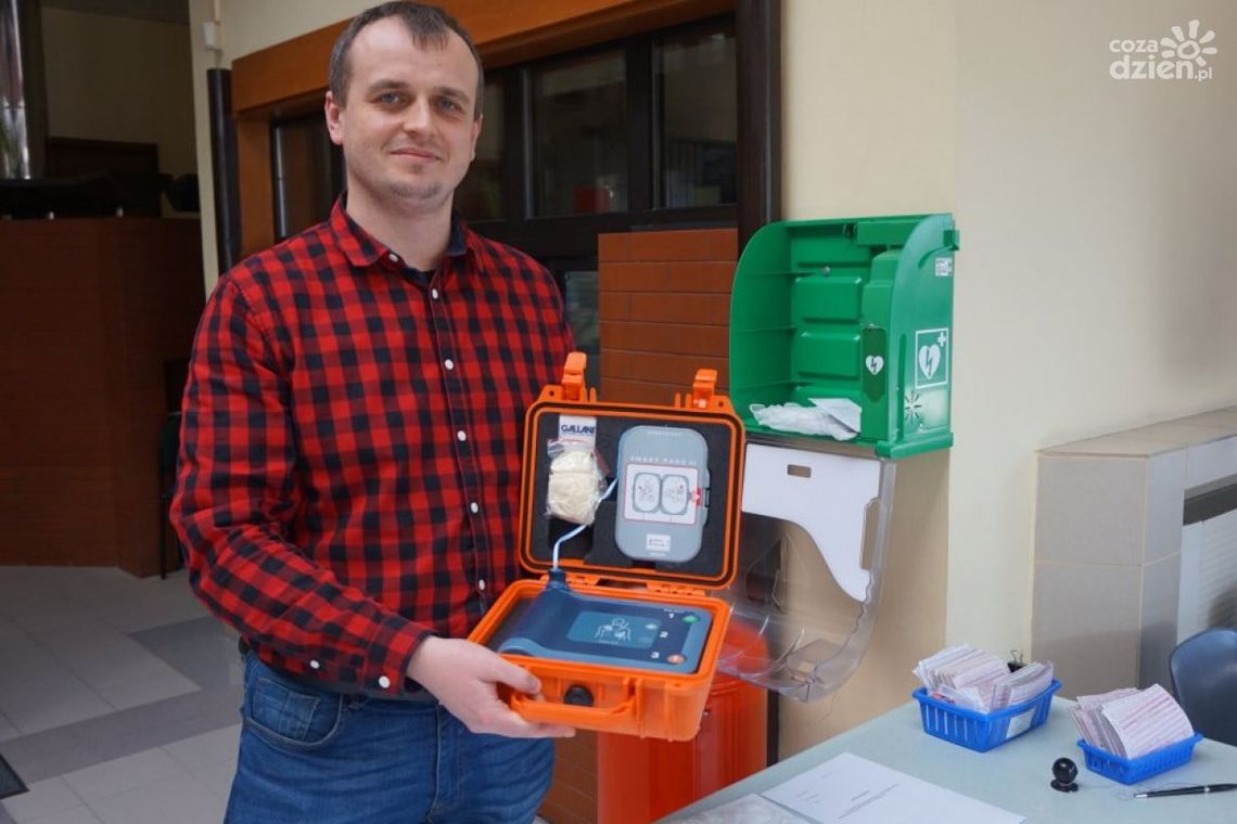 Ożarów: są nowi ratownicy i sprzęt do ratowania życia Ożarów: są nowi ratownicy i sprzęt do ratowania życia