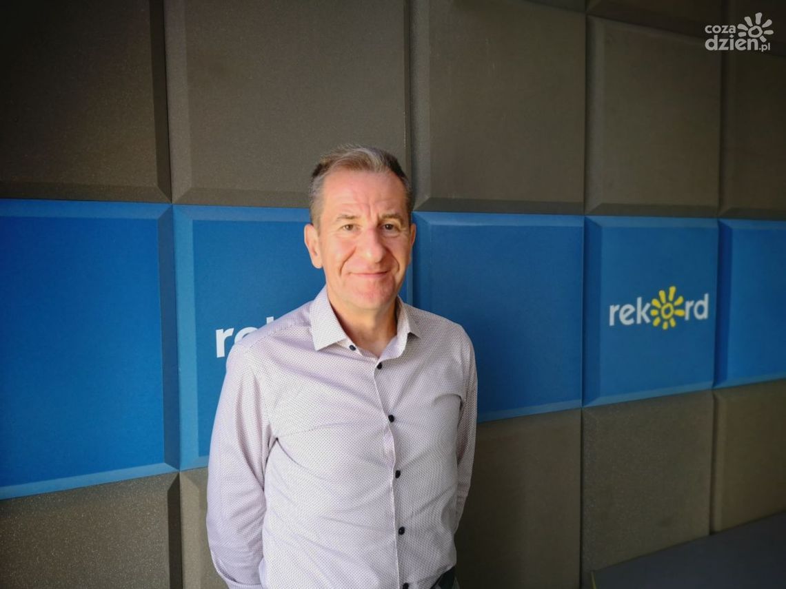 P. Dasios: Cały czas blisko 500 obywateli Ukrainy przebywa w Ostrowcu Świętokrzyskim