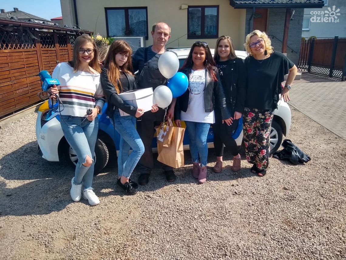 Pan Mariusz zaskoczony przez ekipę Rekordowej Niespodzianki Pan Mariusz zaskoczony przez ekipę Rekordowej Niespodzianki