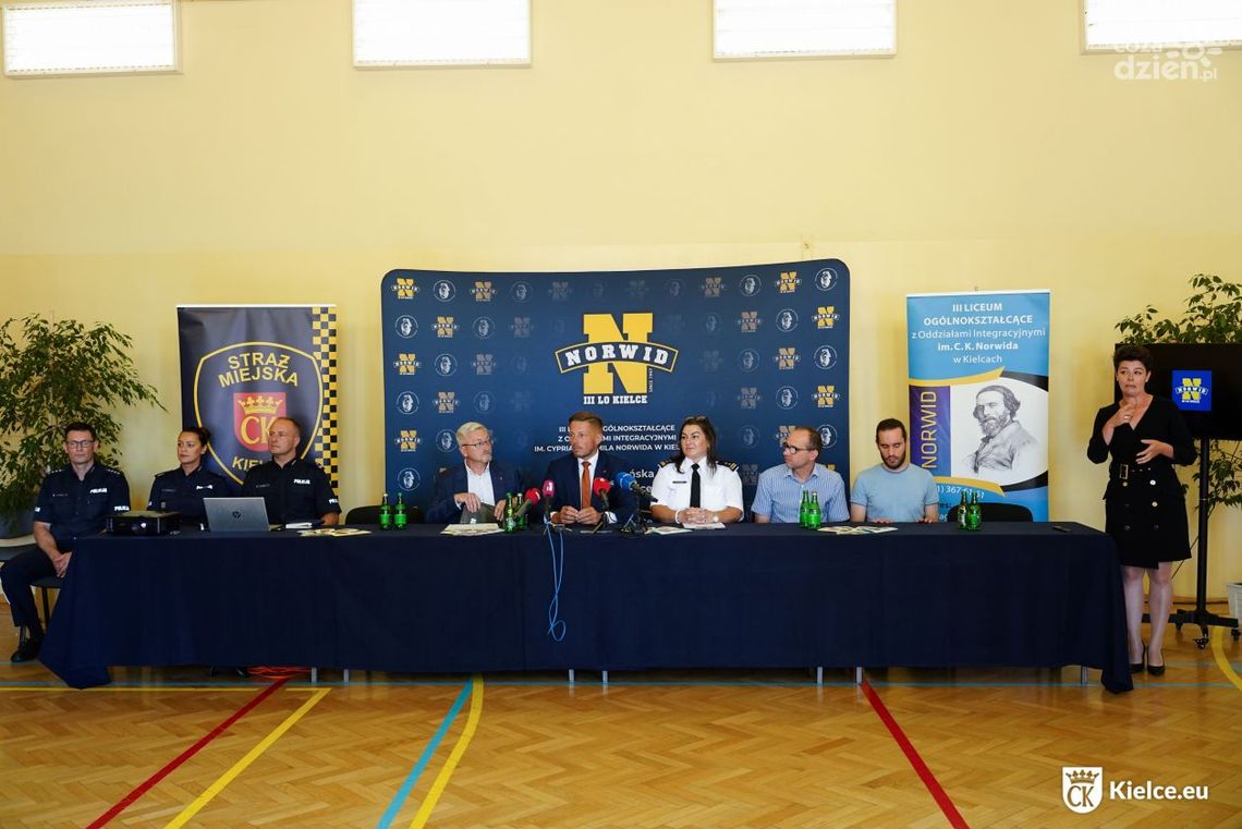 Parkując hulajnogę zwracaj uwagę na innych! Ruszyła kampania społeczna Parkując hulajnogę zwracaj uwagę na innych! Ruszyła kampania społeczna