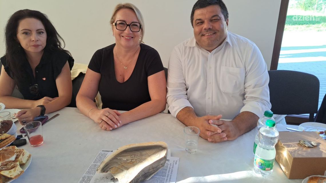 Parlamentarzyści i samorządowcy łączą siły w sprawie ochrony neolitycznych kopalni krzemienia Parlamentarzyści i samorządowcy łączą siły w sprawie ochrony neolitycznych kopalni krzemienia