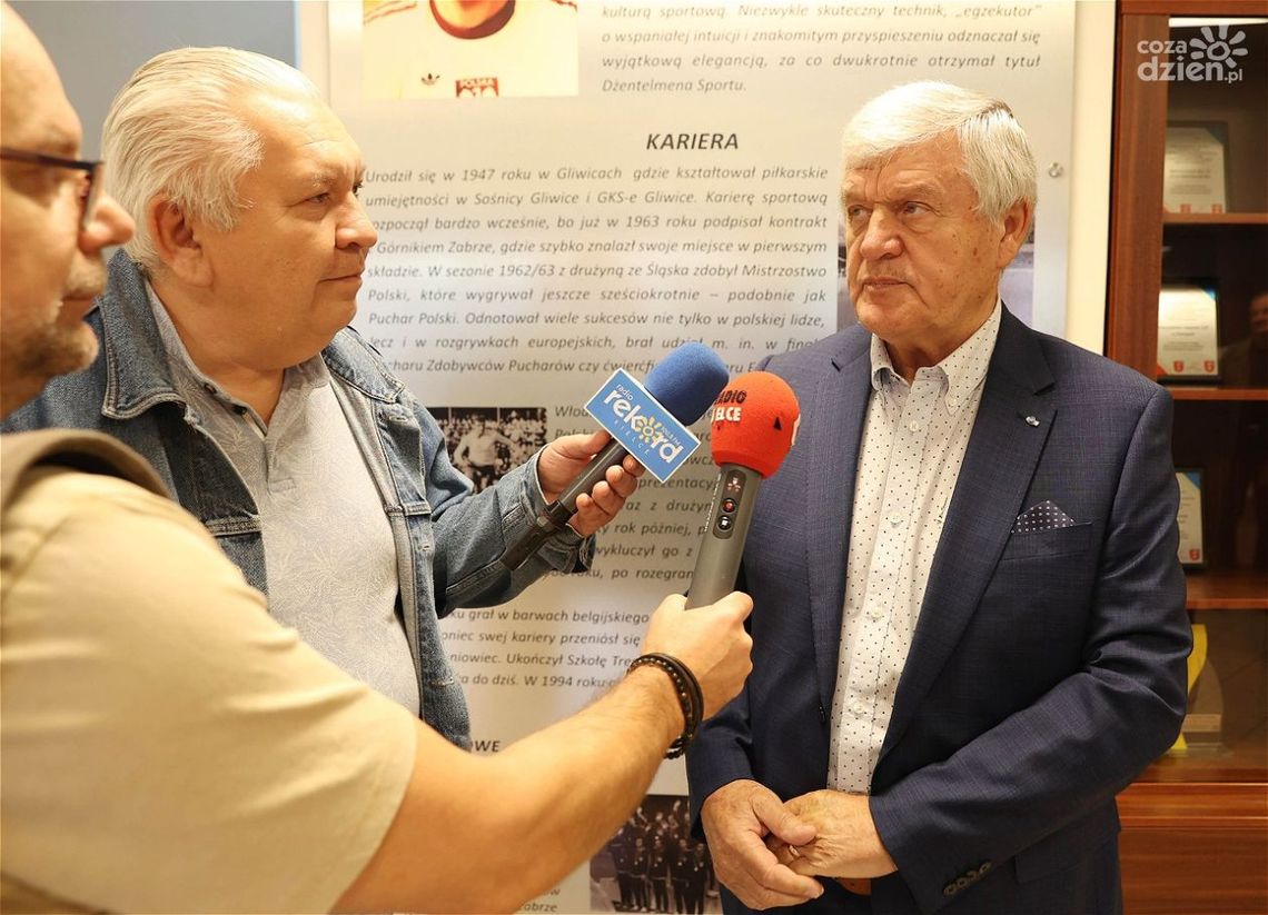 Patron szkoły przyjechał na pięciolecie jej istnienia Patron szkoły przyjechał na pięciolecie jej istnienia