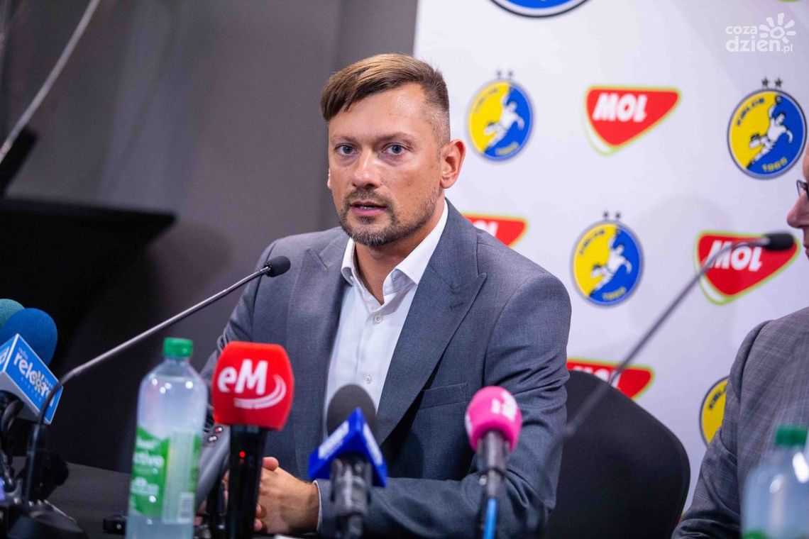 Paweł Papaj o nowym partnerstwie KS Iskra Kielce z MOL Polska: ,,To wsparcie długoterminowe i powód do dumy" (Zdjęcia) Paweł Papaj o nowym partnerstwie KS Iskra Kielce z MOL Polska: ,,To wsparcie długoterminowe i powód do dumy" (Zdjęcia)